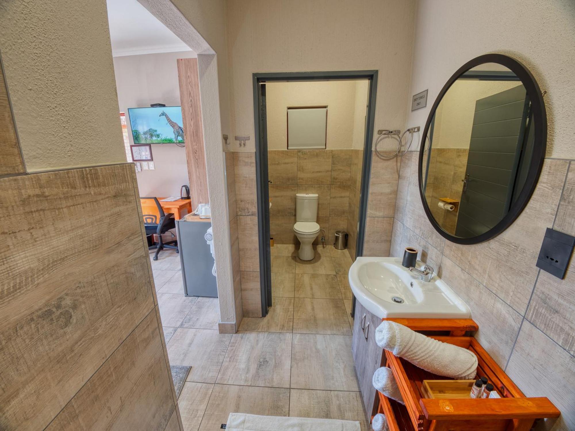 Tembo Guest Lodge Хейзивью Экстерьер фото
