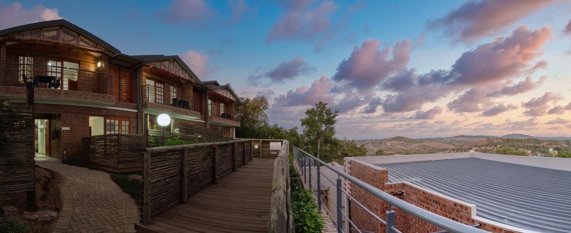 Tembo Guest Lodge Хейзивью Экстерьер фото